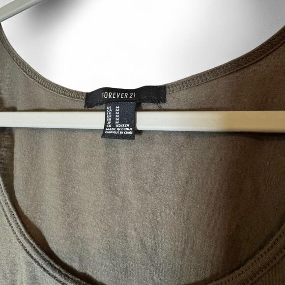 Tank Top Bundle Womens Size M Old Navy & Forever 21 Graphic - Picture 4 of 8